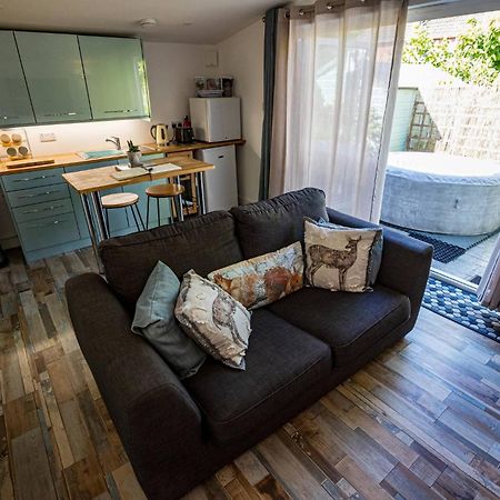 Hideaway Cabin For Two On Edge Of New Forest Hinton  Dış mekan fotoğraf